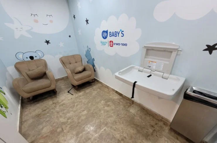 Breastfeeding Room---01